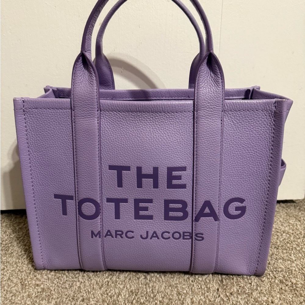 Marc Jacobs The Leather Medium Tote Bag